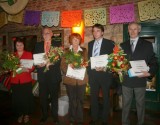 Starosta Okříšek Ing. Josef Kula (zcela vpravo) spolu s dalšími laureáty Ceny Přístav 2009